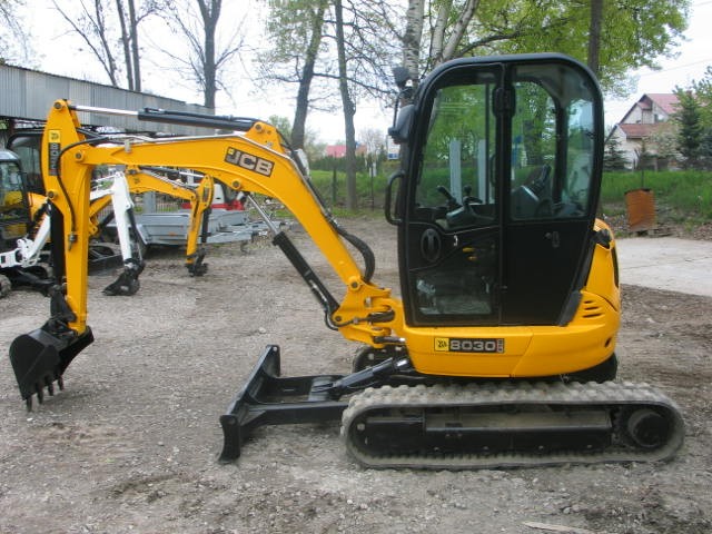JCB 8030 zts  z 2012 roku - jak nowa, sprzedam — zdjęcie 2