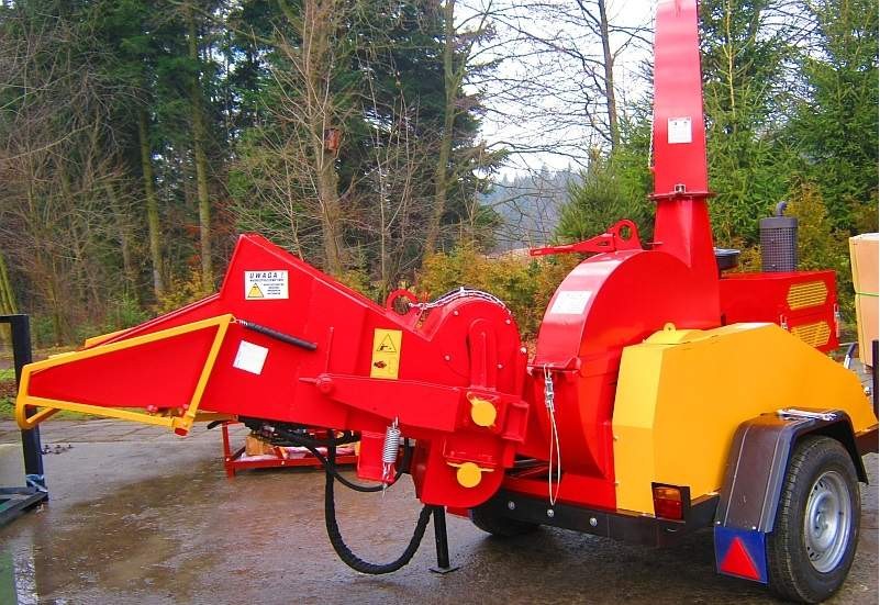 Rębak tarczowy na podwoziu leśnym,  65HP, 4 noże tnące, BóBR 92 PROFI — zdjęcie 3