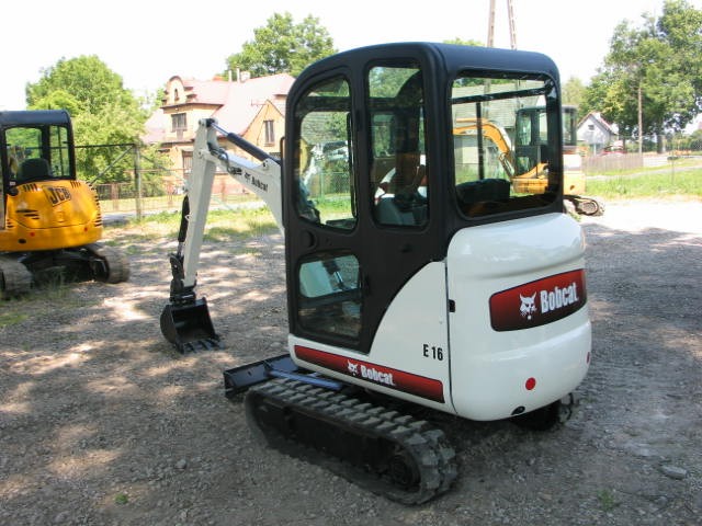 Sprzedam koparkę Bobcat E16 z 2013 roku — zdjęcie 2