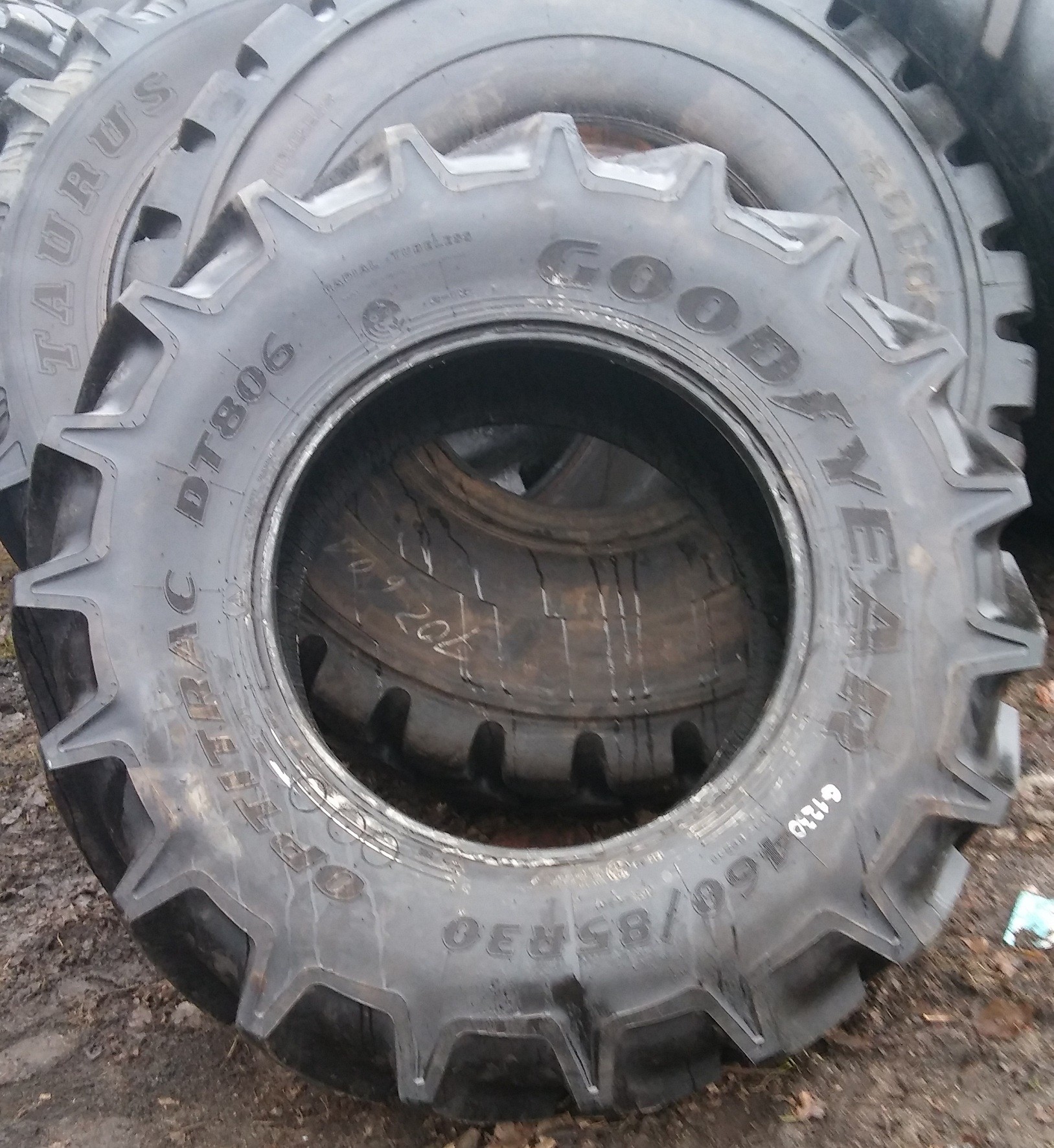 (G1230) Opona 460/85 R30 Goodyear  — zdjęcie 1