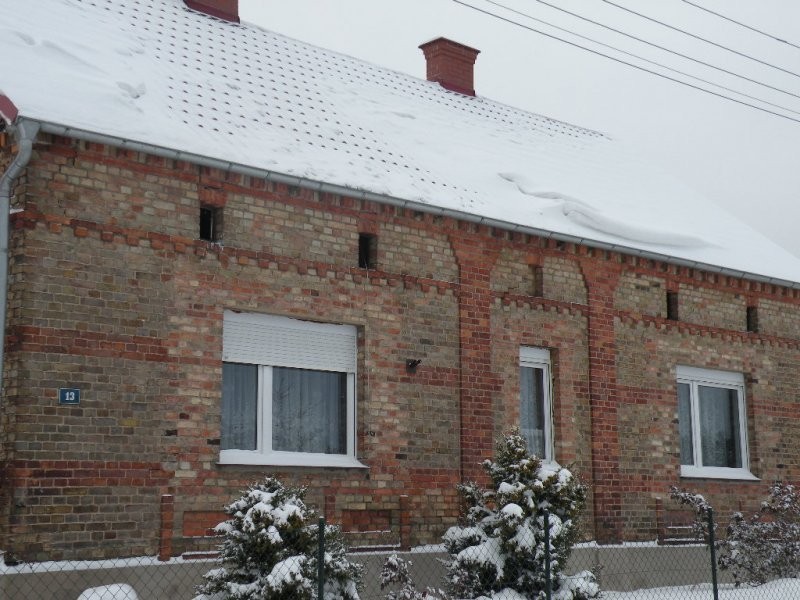 Dom na wsi nad jeziorem — zdjęcie 1