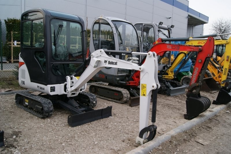 BOBCAT E14 NOWA 15KM  MINI KOPARKA LEASING GWR — zdjęcie 4