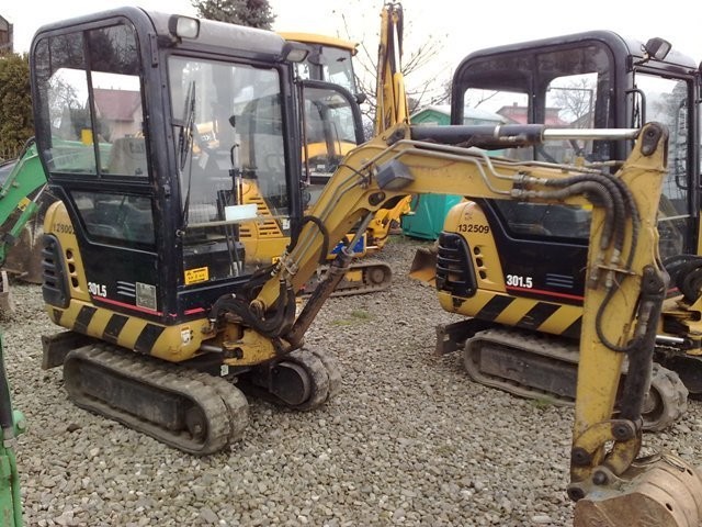 OKAZJA MINI KOPARKA gąsienicowa CATERPILLAR 3015 — zdjęcie 3