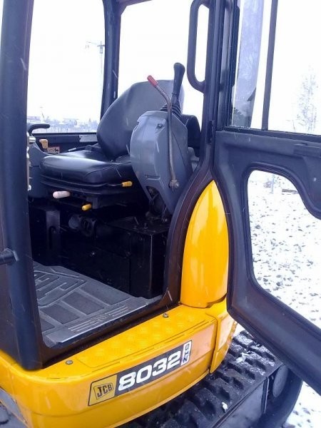 JCB 8032 zts rocznik: 2003 --- koparkikrakow.pl — zdjęcie 6