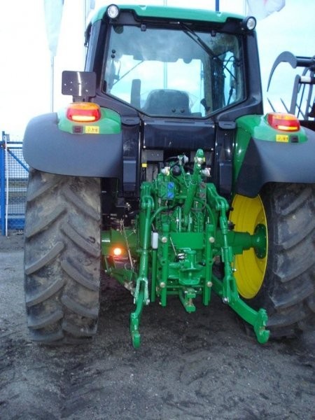 Sprzedam ciagnik rolniczy JOHN DEERE 6630 COMFORT — zdjęcie 1