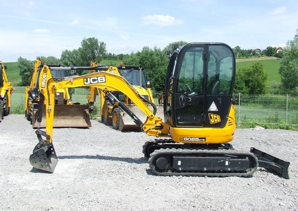 Mini koparka gąsienicowa JCB 8025 ZTS - 2011 rok — zdjęcie 1