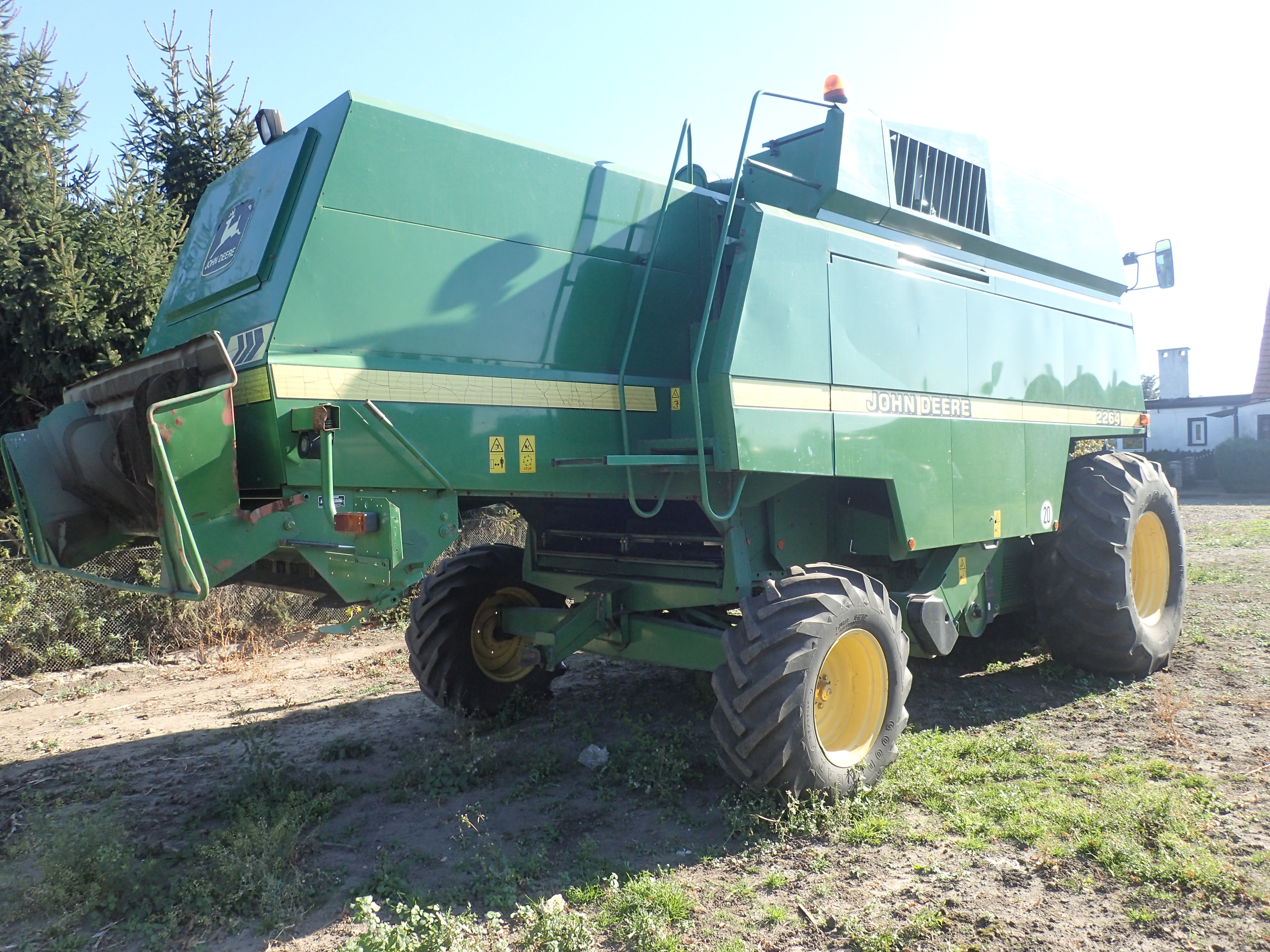 Kombajn zbozowy John Deere 2264  — zdjęcie 2
