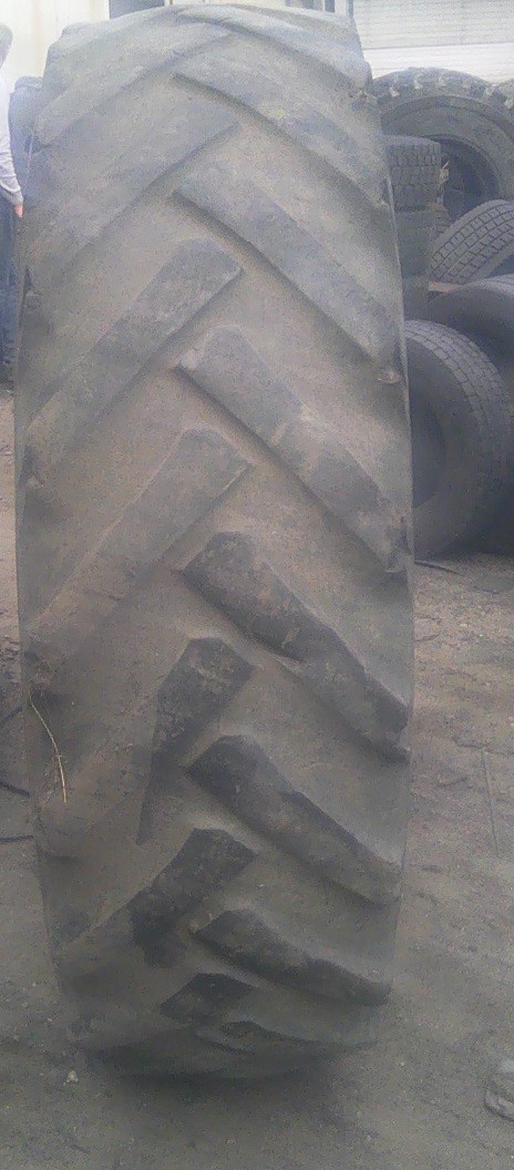(G269) Opona 18.4-38 Trelleborg Tractor 407 — zdjęcie 1
