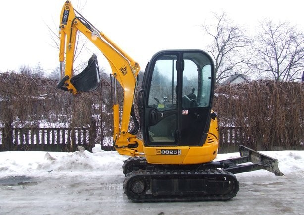 JCB 8025 ZTS z roku 2007   /waga 2,68t — zdjęcie 1