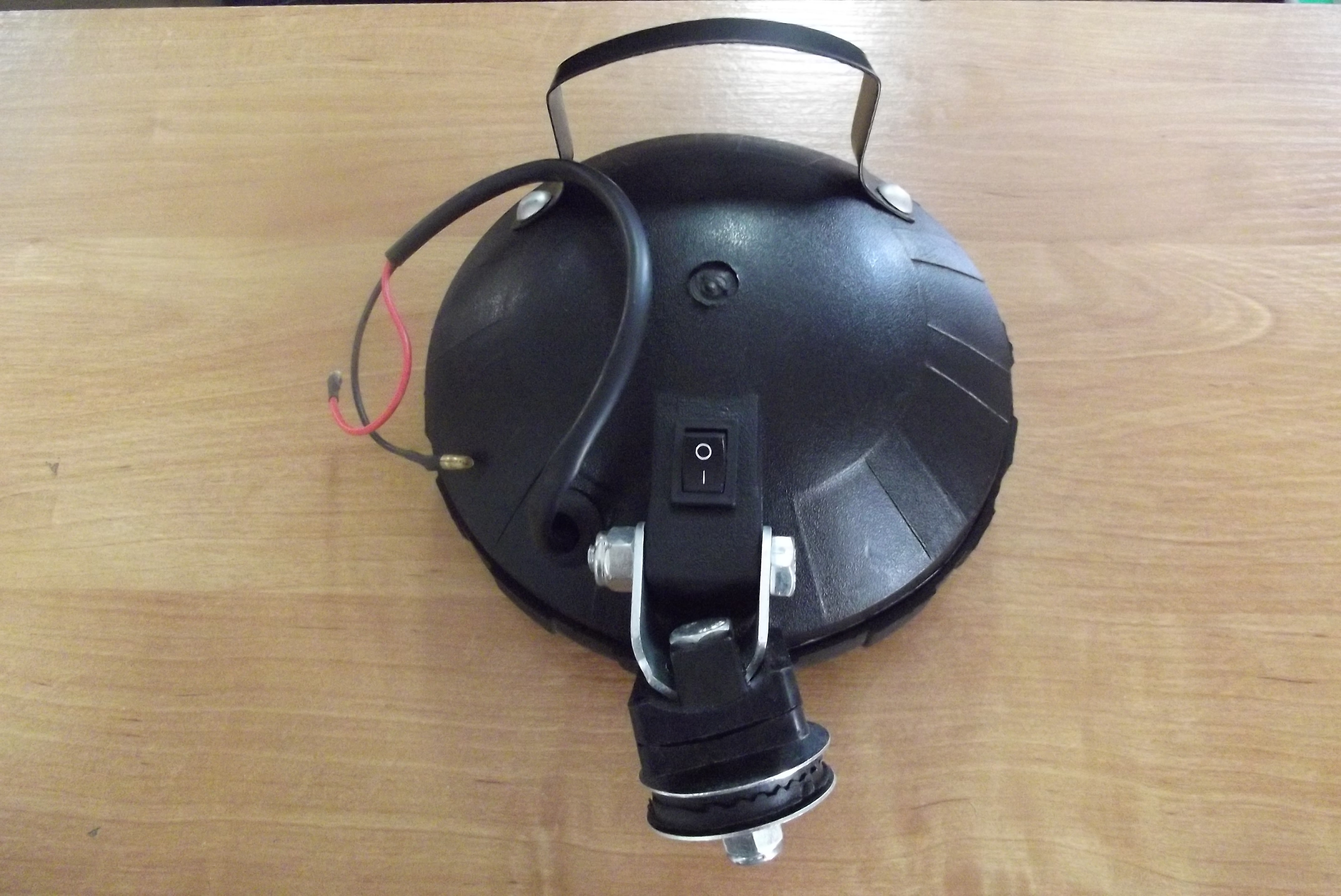 Lampa robocza okrągła z kratką i włącznikiem H3 12V/55W H3 24V/70W — zdjęcie 2