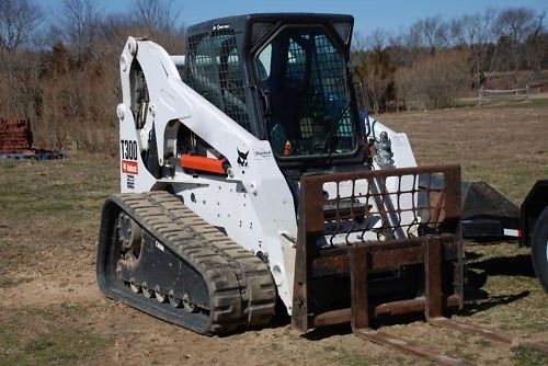 Bobcat T300 — zdjęcie 1