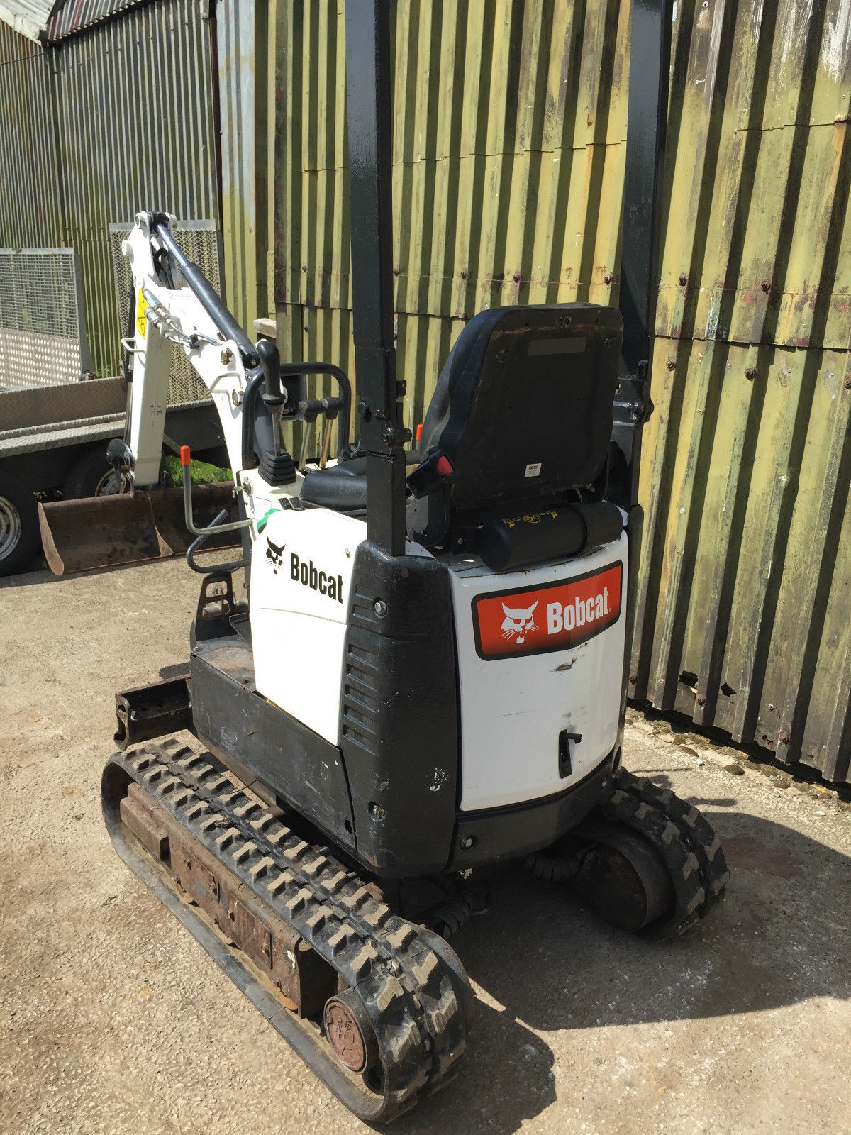  mini koparka Bobcat EO8 — zdjęcie 4