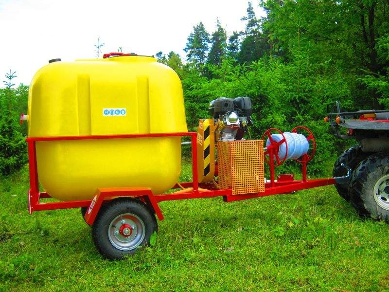 OPRYSKIWACZ SPALINOWY NA PRZYCZEPIE JEDNOOSIOWEJ, 400L, 6,5 kM,  — zdjęcie 1