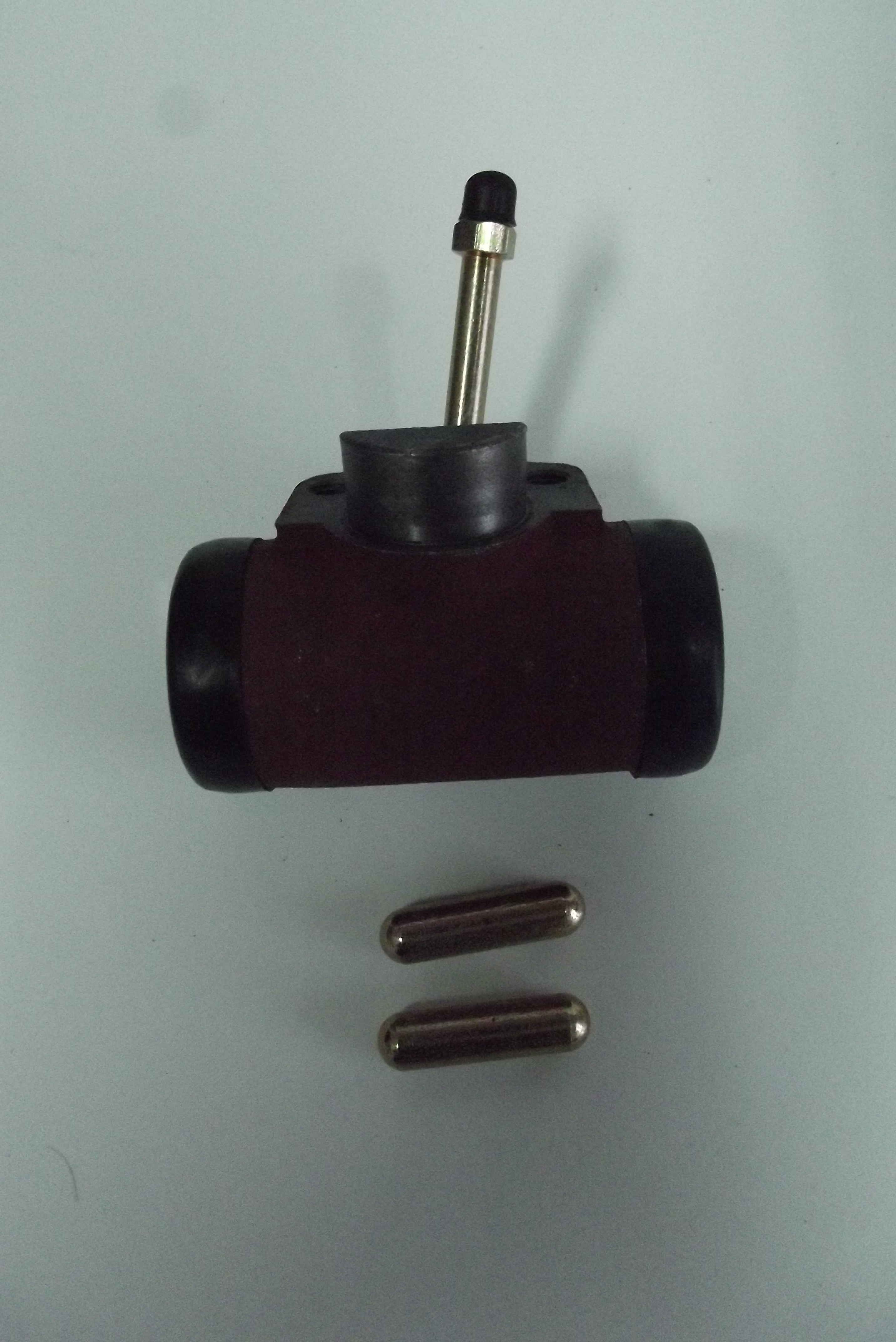 Cylinder hamulcowy URSUS C 360 — zdjęcie 1