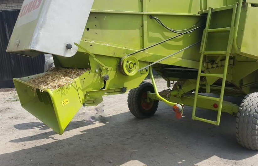 Rozdrabniacz słomy sieczkarnia CLAAS JOHN DEERE NEW HOLLAND Dominator — zdjęcie 1