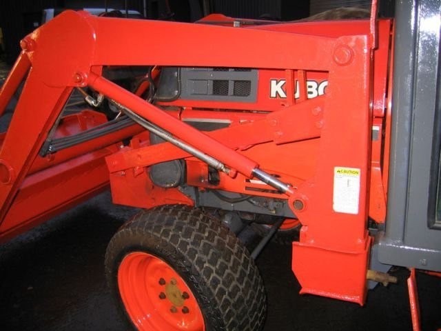 CIĄGNIK KUBOTA ST 30!! BARDZO DOBRY STAN!! — zdjęcie 1