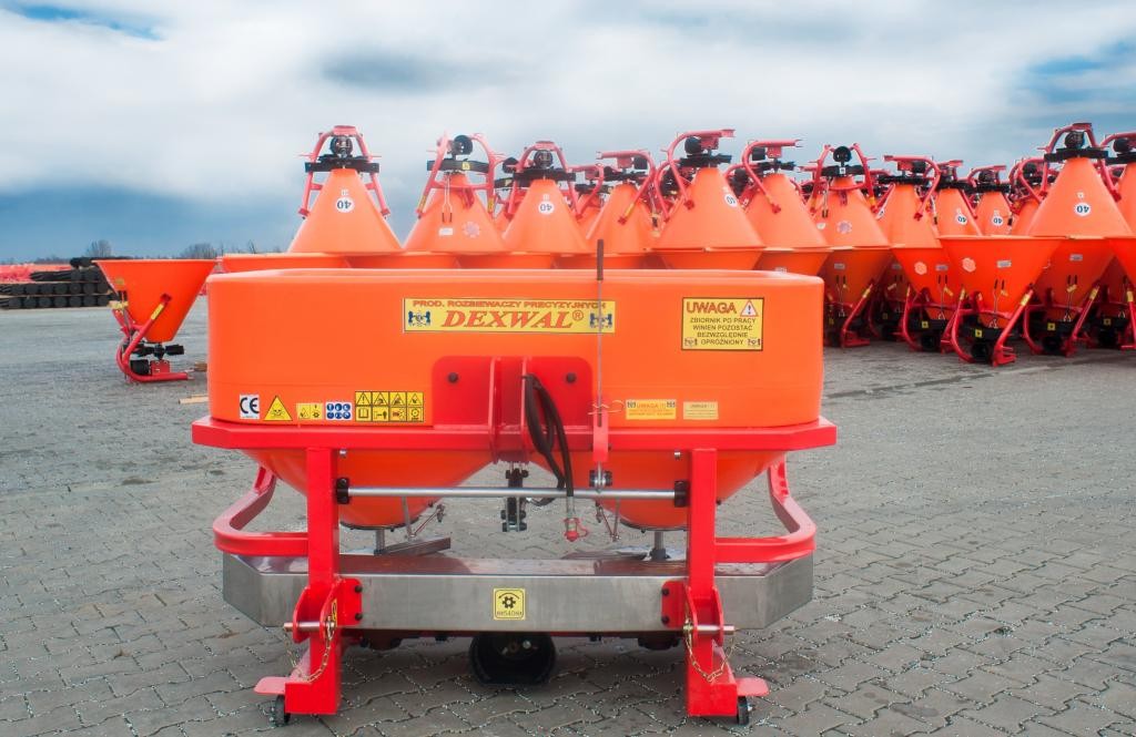 ROZSIEWACZ NAWOZÓW TORNADO DUO 850l 1200kg 2018 — zdjęcie 6