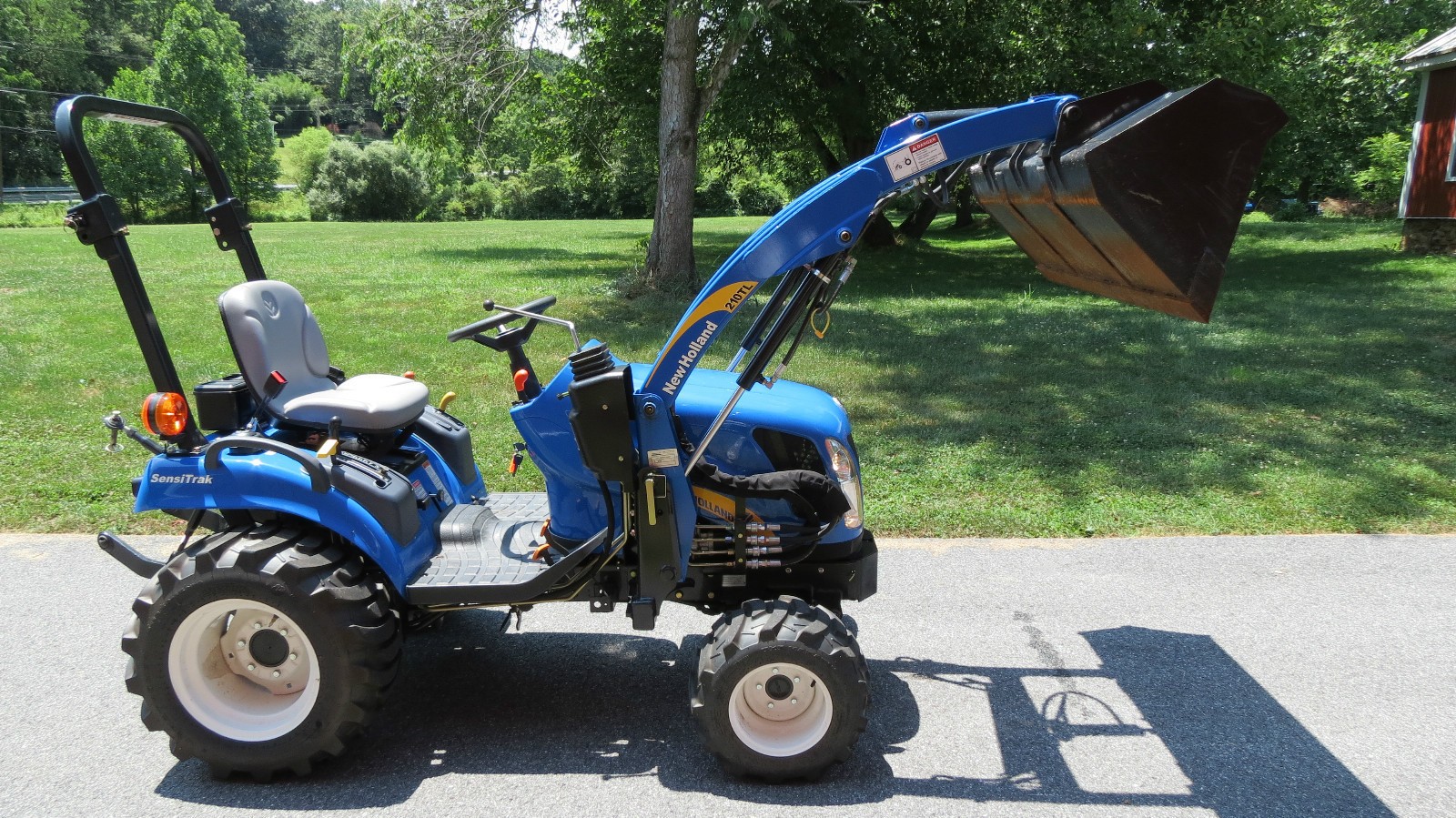 New Holland -1.030 z ładowaczem — zdjęcie 4