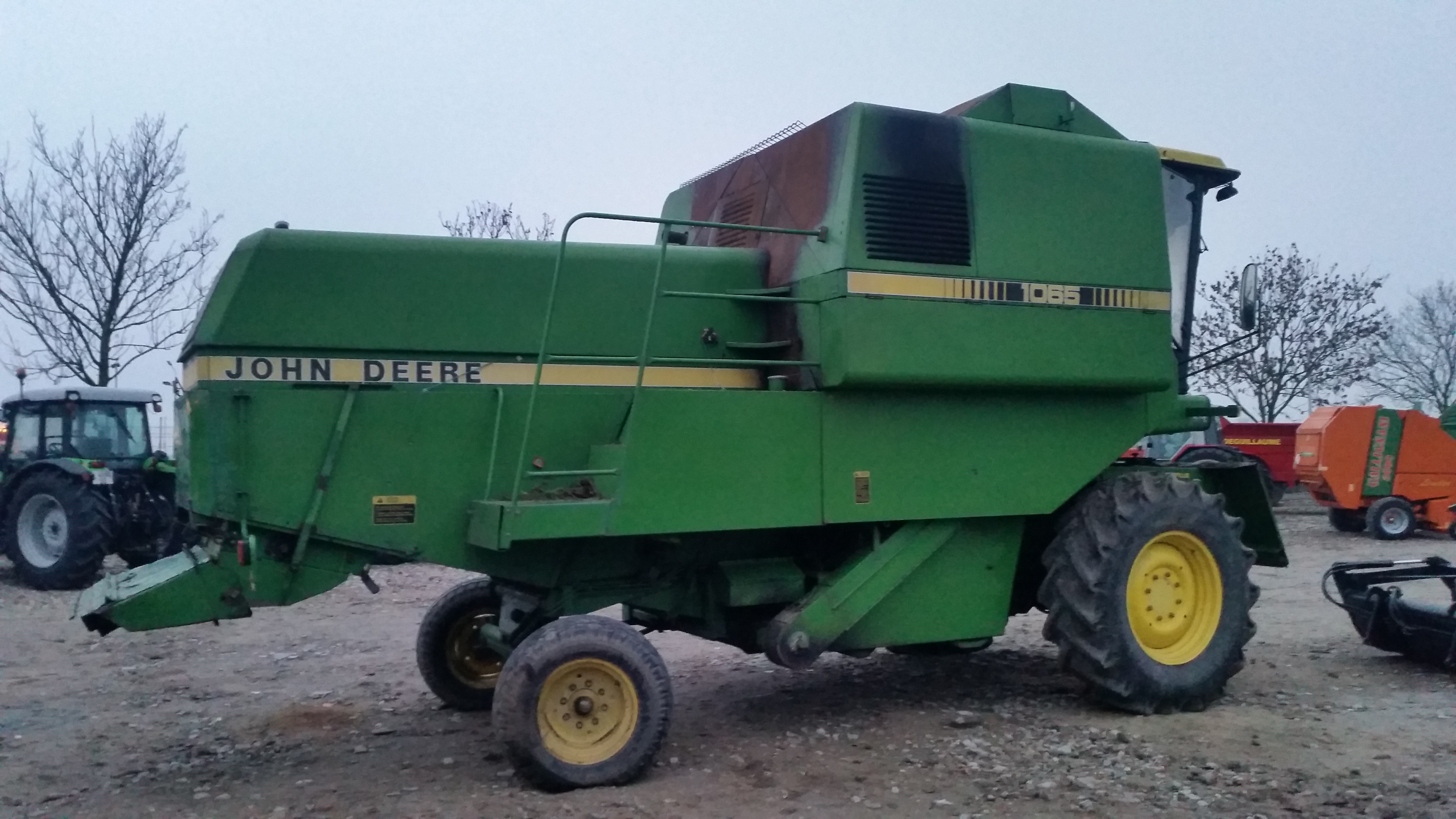 John Deere 1065 kombajn bizon — zdjęcie 3