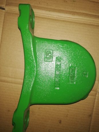 Uchwyt, obejma osi John Deere 5100M, 5100MH, 5100ML, 5101E, 5103, 5105