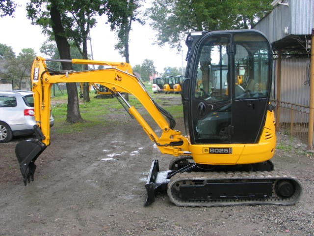 JCB 8025zts z 2006 roku - okazja — zdjęcie 2