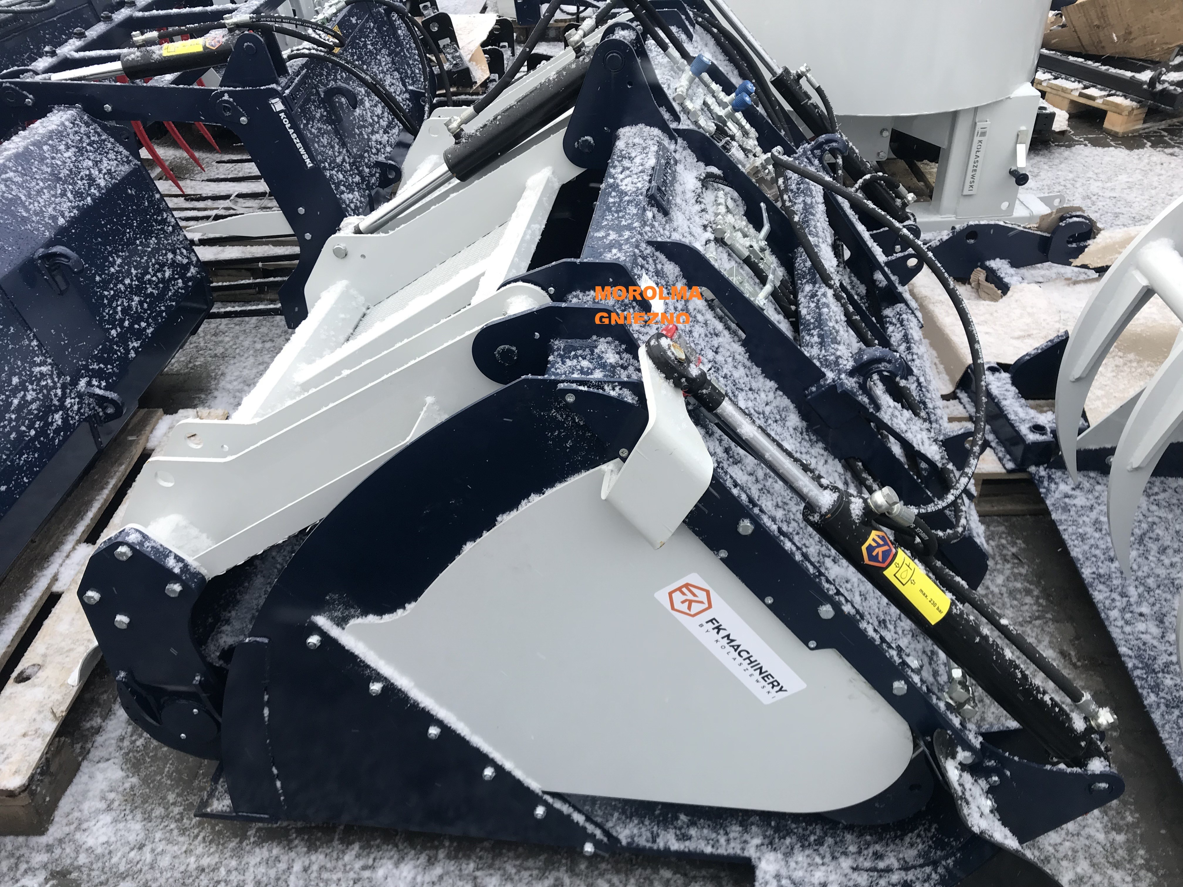 Szufla do zadawania pasz KOŁASZEWSKI z frezem hydraulicznym,sztywnym i — zdjęcie 1
