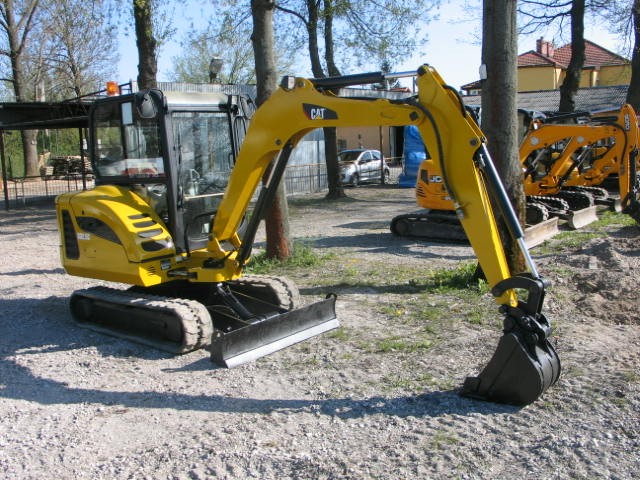 CAT 3025 C - 2006, 2007 rok — zdjęcie 4
