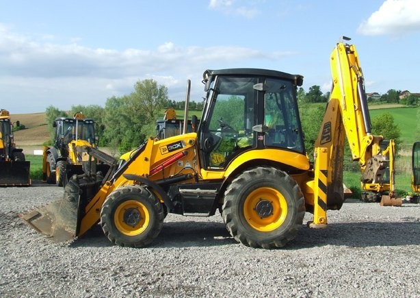 Koparko ładowarka JCB 3CX Contractor z roku 2008 — zdjęcie 2