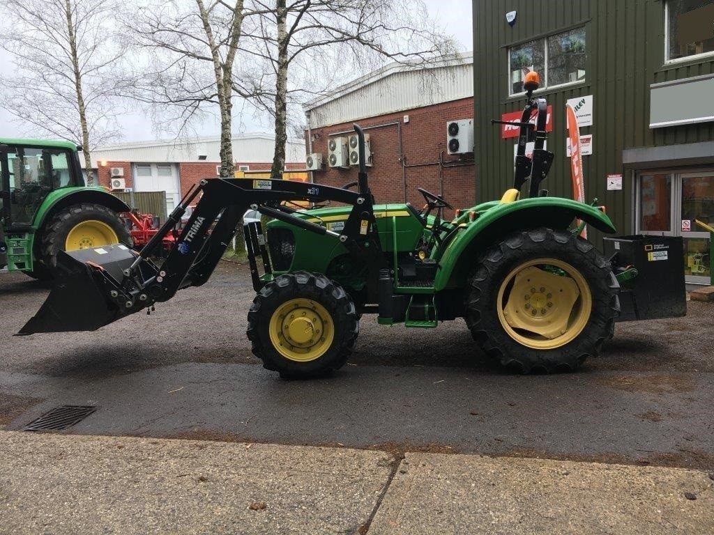 Ciągnik John Deere 555E - stan bardzo dobry — zdjęcie 2