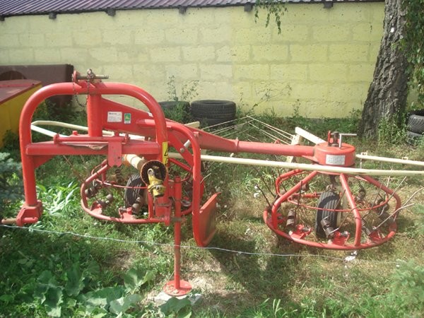 Przetrząsarko - zgrabiarka Mesko Z-275 - 2002 — zdjęcie 1