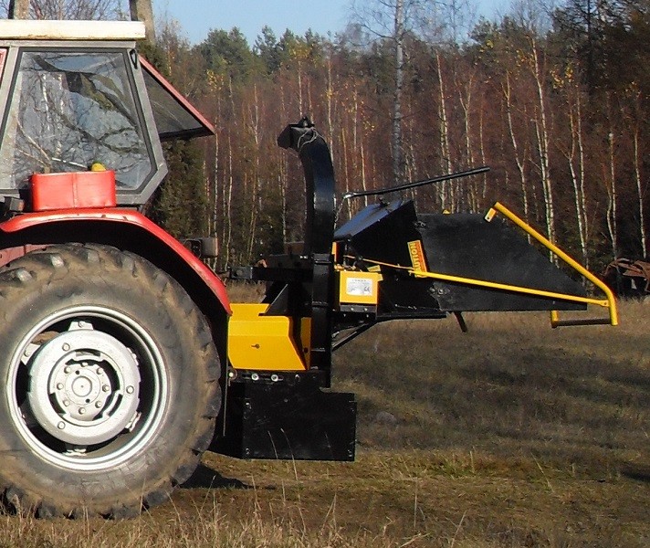 Rębak do drewna, gałęzi i zrzyn tartacznych POLEXIM. Rębak ciągnikowy  — zdjęcie 3