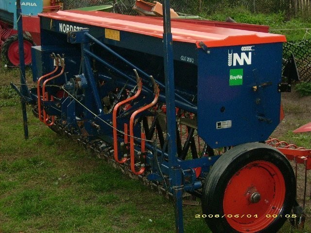 Siewnik Nordsten Lift-o-matic - 2000CLG 300D — zdjęcie 1