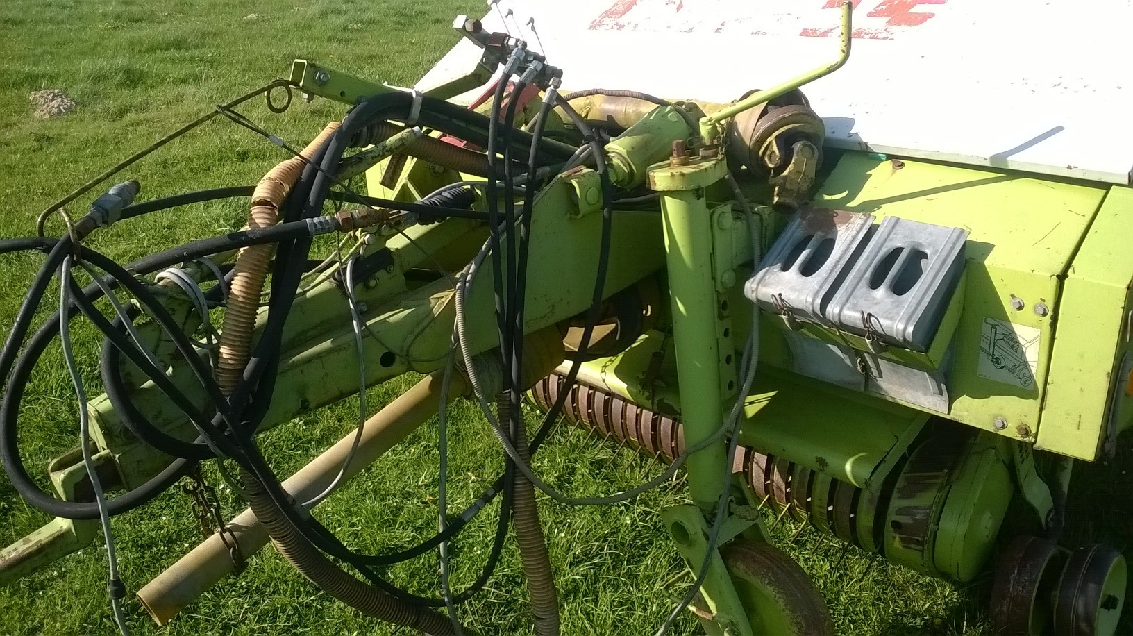 Przyczepa samozbierająca Claas Sprint 330 U — zdjęcie 4