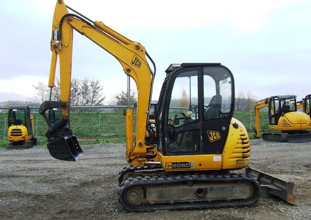 minikoparka 6 ton JCB 8060 z roku 2004 — zdjęcie 1