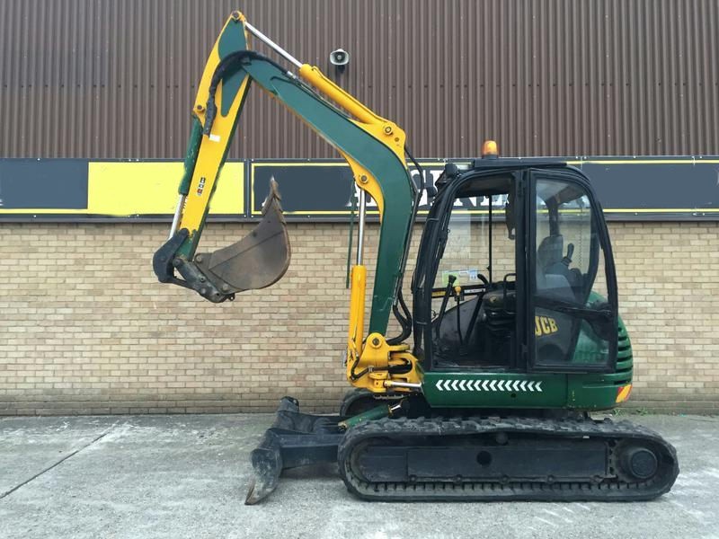 JCB 8060 z 2002 roku — zdjęcie 1