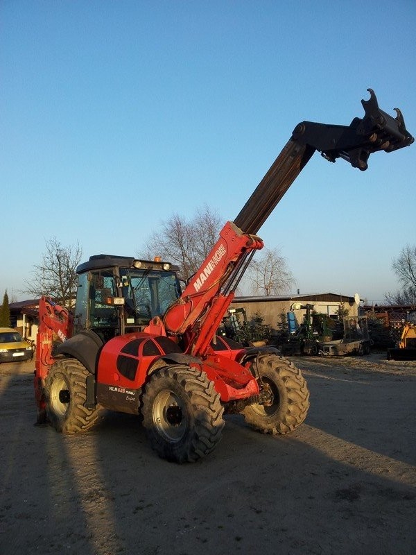 KOPARKO-ŁADOWARKA TELESKOPOWA MANITOU MLB 625 T — zdjęcie 4
