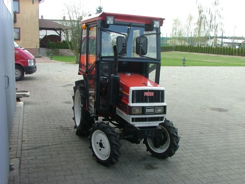 Mini traktorek Yanmar F16D z kabiną, 16KM, 4x4 — zdjęcie 2