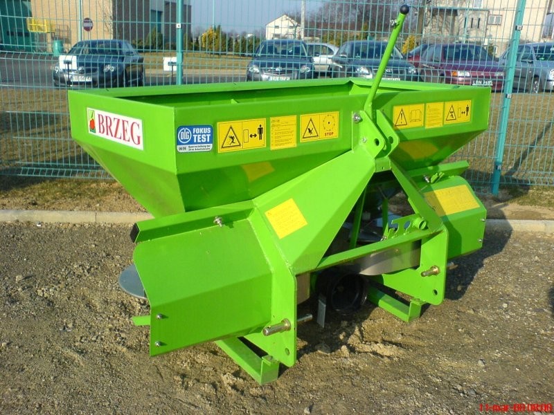 WYPRZEDAŻ ROZSIEWACZY NAWOZÓW — zdjęcie 2
