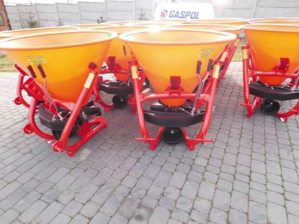 Rozsiewacz 200 L mini traktor C-330 MF Kubota yanmar iseki  — zdjęcie 1