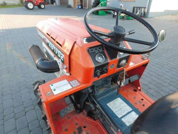Kubota B1702 17KM 4x4 mini traktor super stan Iseki Yanmar Hinomoto — zdjęcie 3