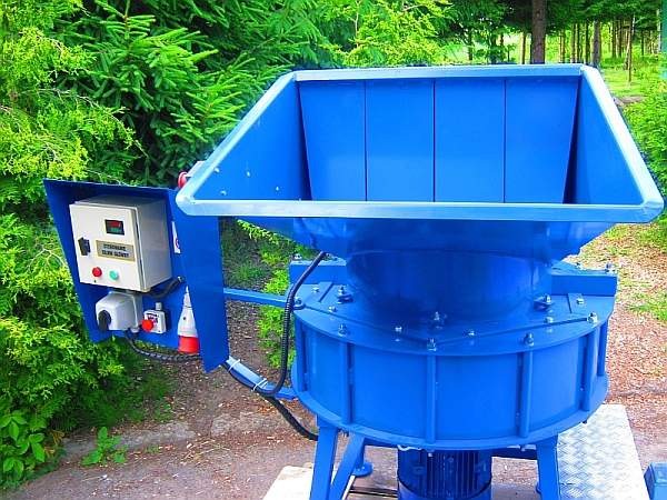RĘBAKO MŁYN NOŻOWO BIJAKOWY z dwoma zasypami. Moc 15 kW — zdjęcie 3