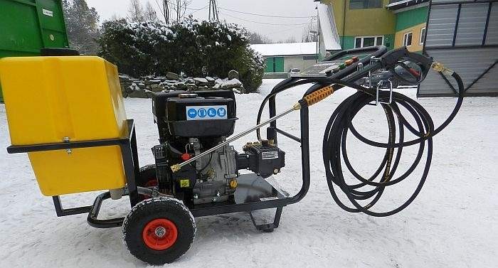 MYJKA CIŚNIENIOWA 250 BAR ( 15l / min ) na podwoziu jezdnym 13KM, 60L — zdjęcie 2