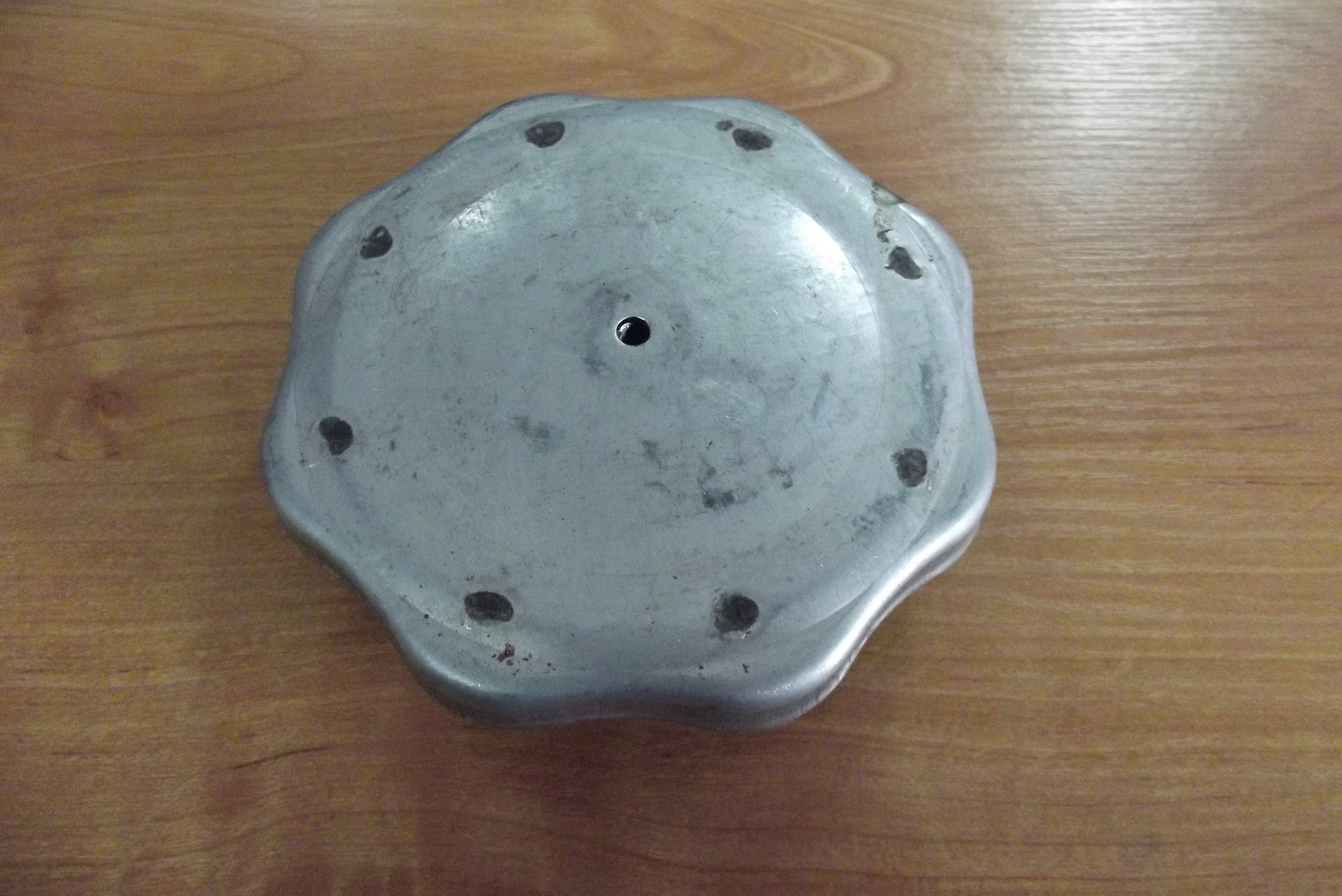 Korek paliwa T 25 Metalowy Duży — zdjęcie 1
