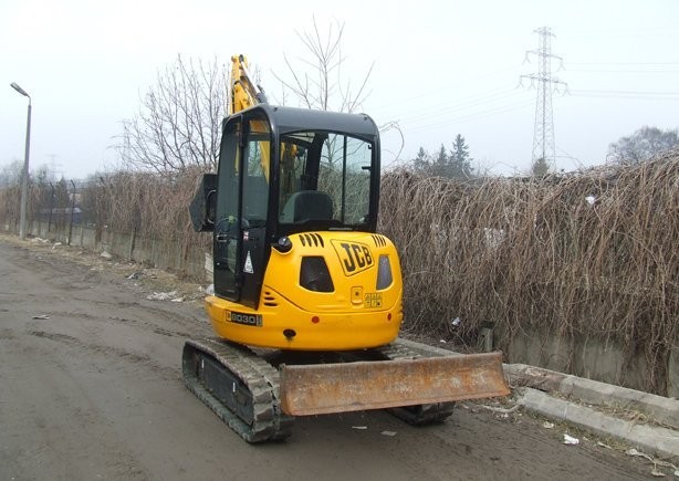 Mini koparka JCB 8030 ZTS z roku 2009 — zdjęcie 2