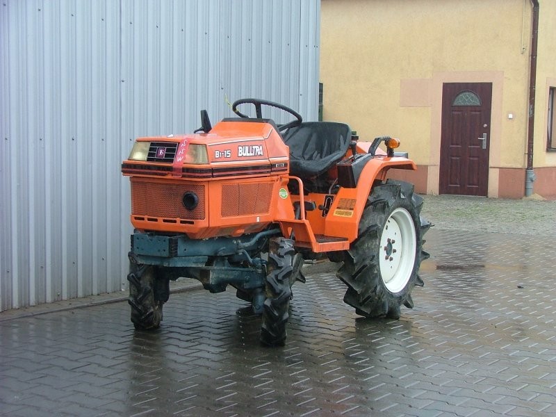 Mini Traktorek Kubota B1-15 Bultra15KM 4x4 — zdjęcie 2
