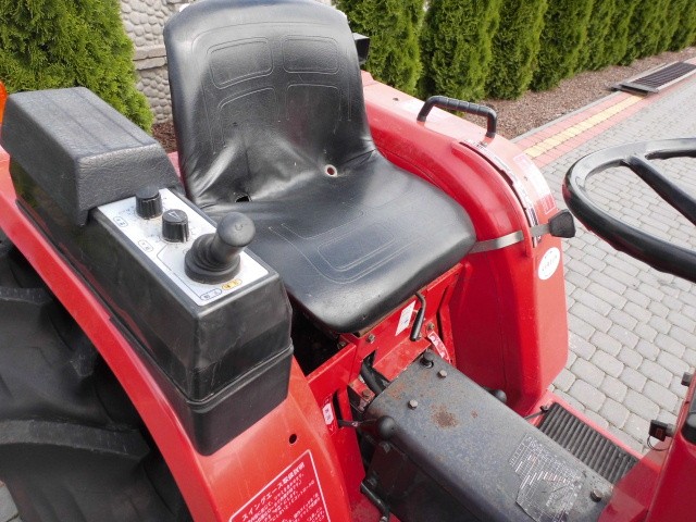 Shibaura P17 4x4 17 PS ładowacz czołowy TUR mini traktor — zdjęcie 8