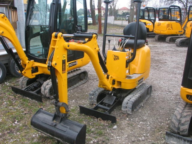 Minikoparka / koparka JCB Micro 8008 z 2010 roku — zdjęcie 4