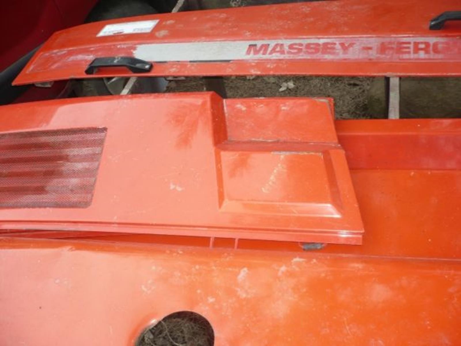 Osłona,maska silnika Massey Ferguson 3080,3085,3090,3095,3115,3125 — zdjęcie 3