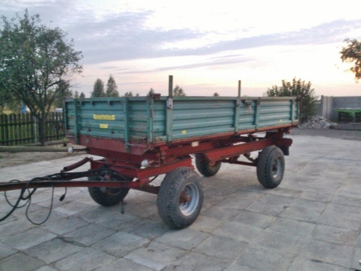 Przyczepa Agromet Brzeg 3-stronny wywrót, 1997 rok — zdjęcie 1