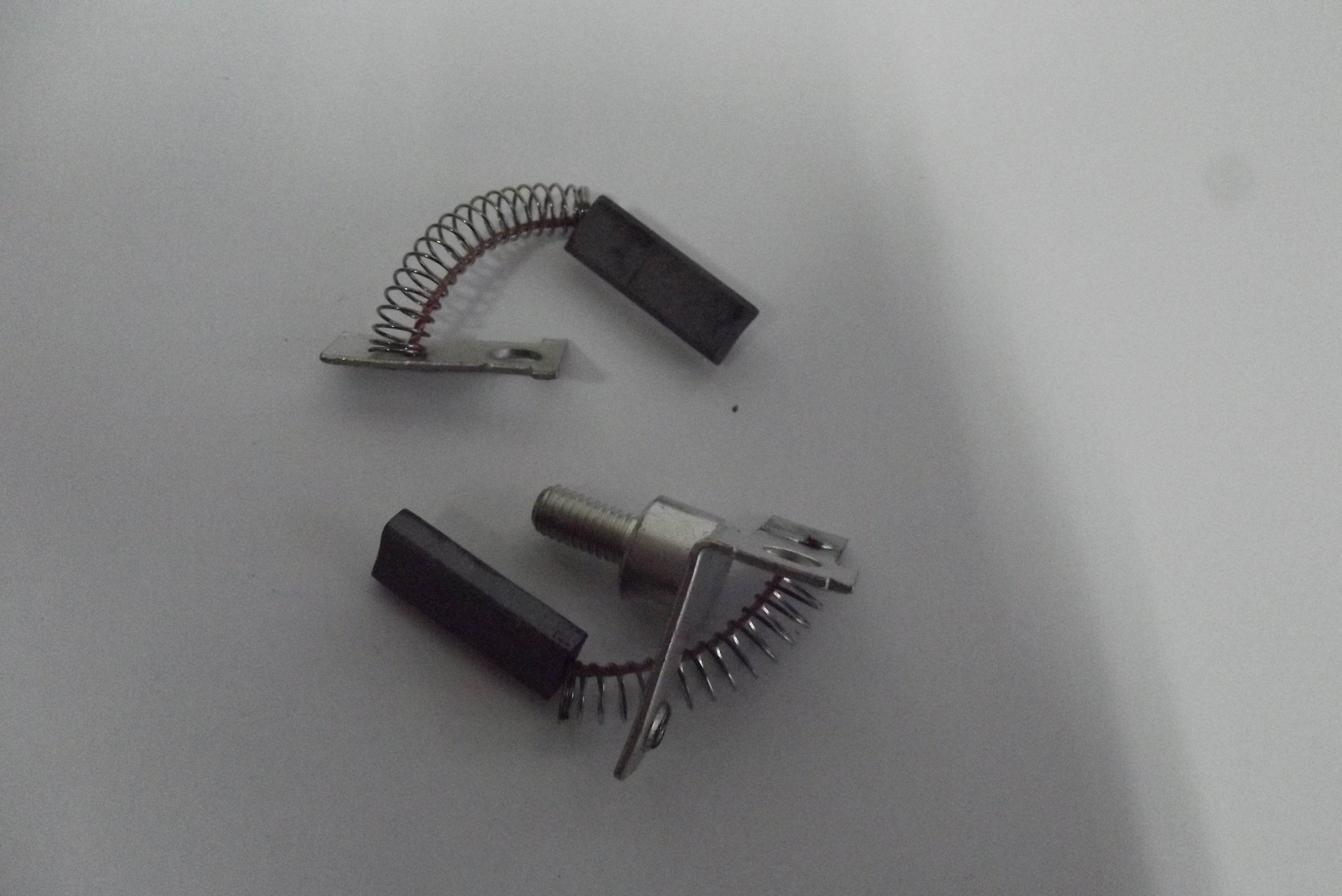 Szczotki alternatora komplet MF-3.    — zdjęcie 1